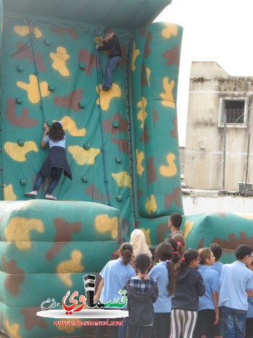 كفرقاسم : طلاب وطالبات مدرسة جنة ابن رشد يمرحون ويفرحون في كرنفال عطلة الربيع